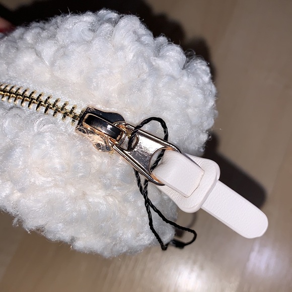 STRADIVARIUS Faux Bouclé Sheepskin Pencil Case - Picture 4 of 8